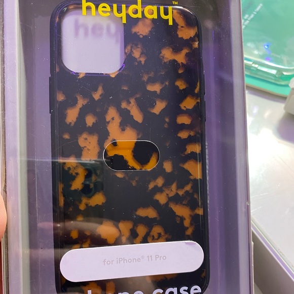 3 BRAND NEW iPhone 11 PRO MAX cases & 1 iPhone 11 PRO case . - Picture 5 of 5